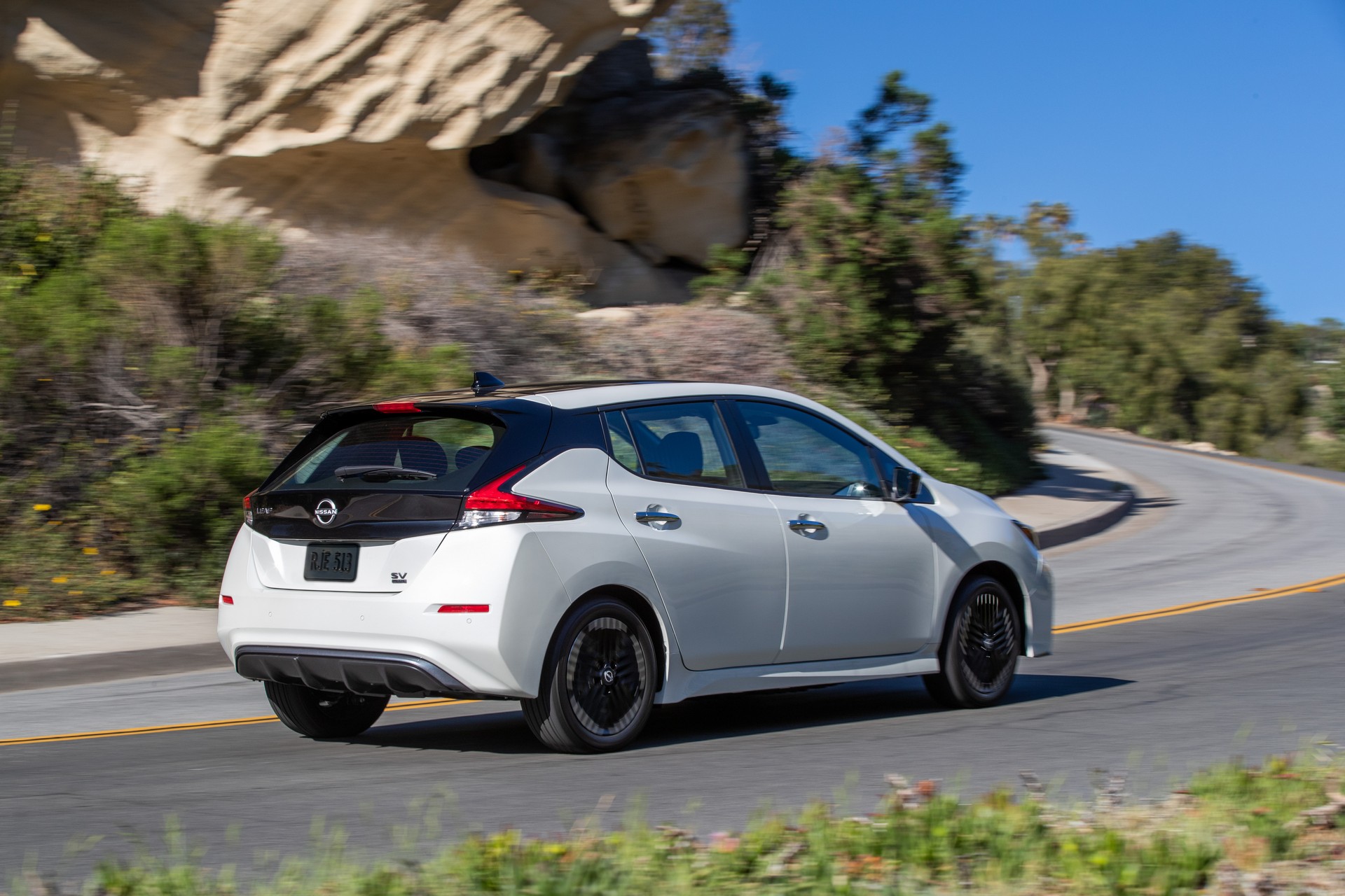The 2023 Nissan Leaf has been redesigned and priced at $ 400