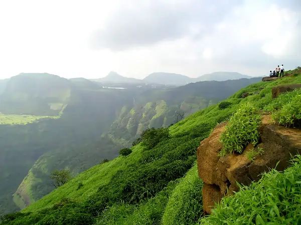 Lonavla-Jewel-of-Sahyadri-Mountain-BEST-PLACES-TO-RETIRE-IN-INDIA