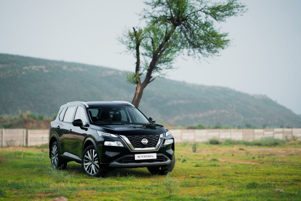 New Nissan X trail Review Image Front Three Quarters