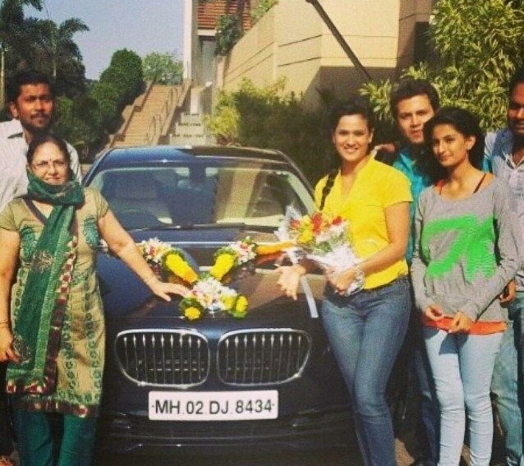 Shweta Tiwari with Her Bmw 7 Series